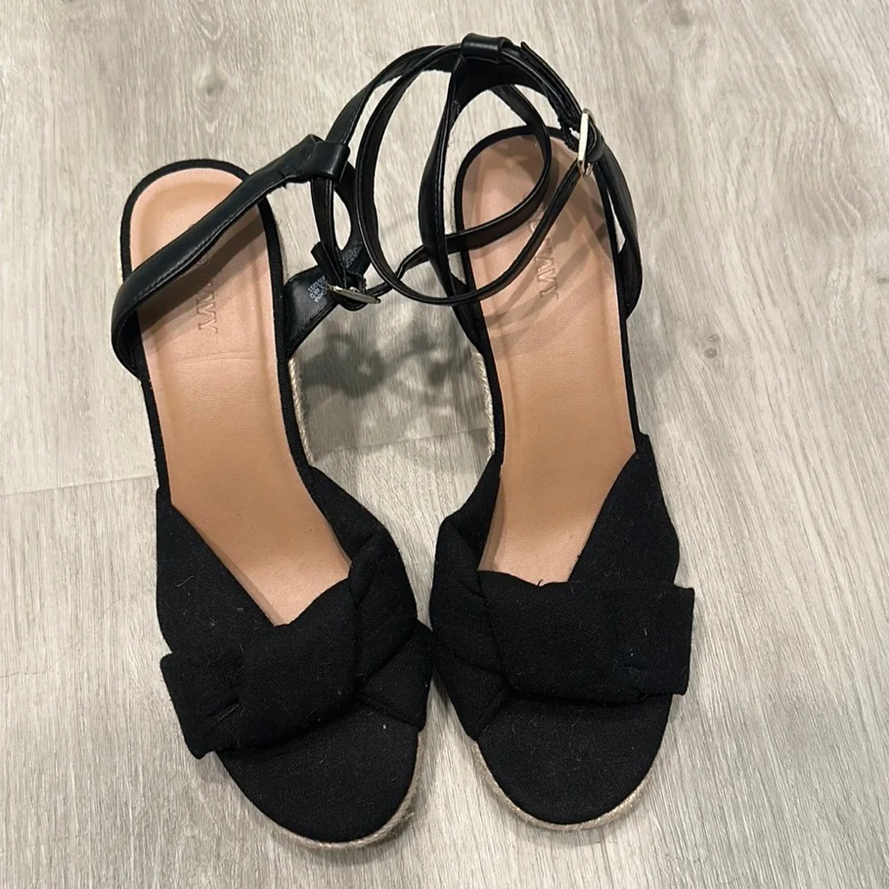 Women's Black Sandals - Picture 2 of 5
